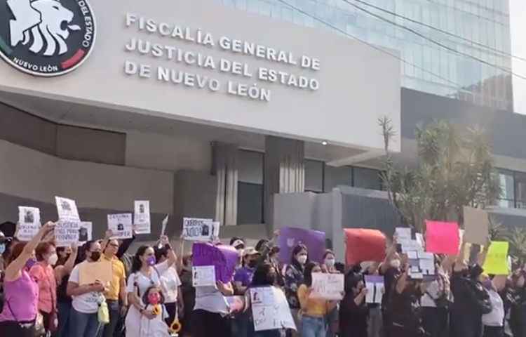 Protestan mujeres en Nuevo León por desapariciones y muerte de María Fernanda