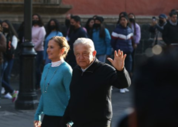 AMLO emite su voto en la consulta de revocación de mandato