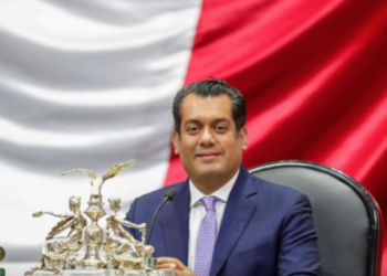 Diálogo y voluntad política, ejes primordiales para lograr la aprobación de la reforma energética: Gutiérrez Luna