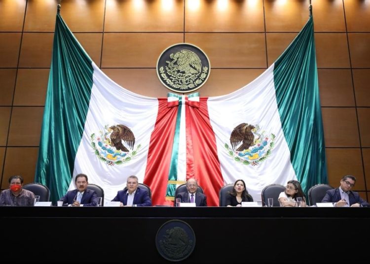 Circula ya el proyecto de dictamen de la reforma eléctrica