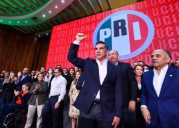 Morena busca a 53 priístas para sacar la Reforma Eléctrica