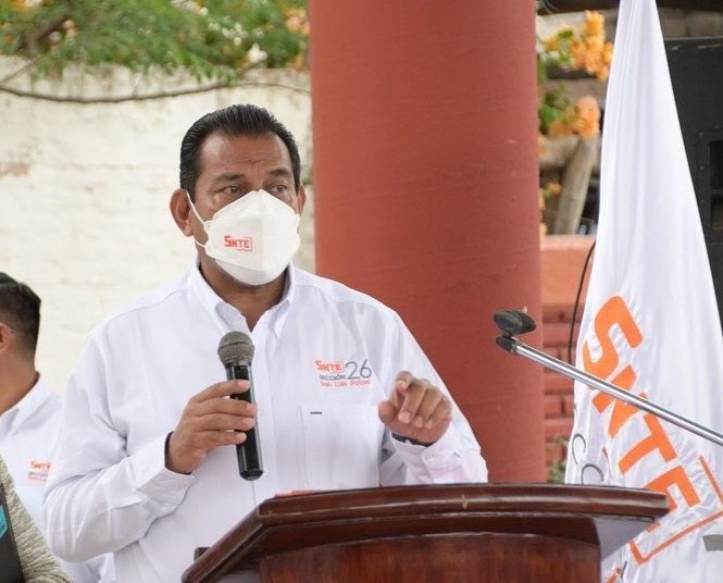 CNTE califica a AMLO como neoliberal