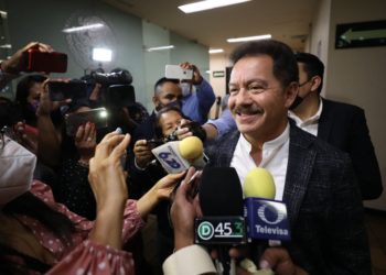 Morena llama a no agredir a diputados de oposición por votar en contra de reforma eléctrica