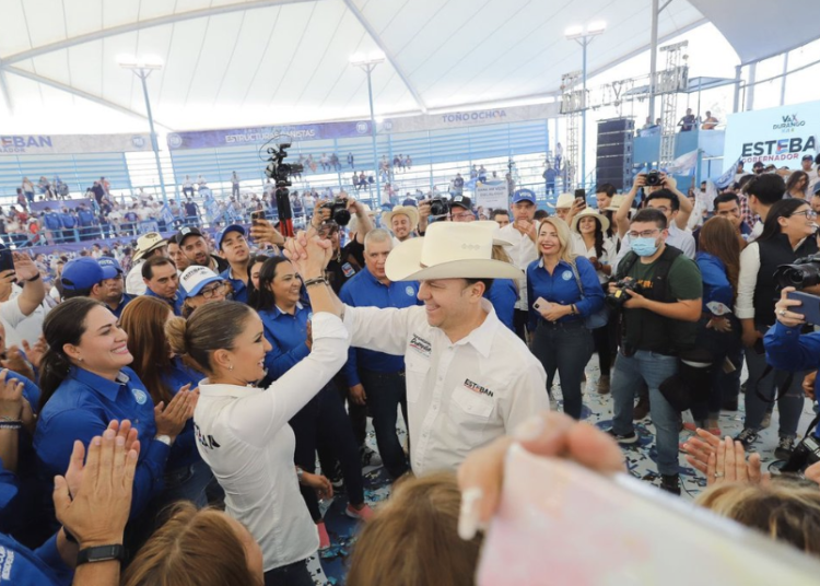 Impulsará Esteban Villegas a productores de mezcal de Durango