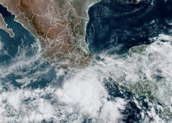 Agatha se aproxima a Oaxaca con pronóstico de huracán categoría 3