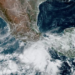 Agatha se aproxima a Oaxaca con pronóstico de huracán categoría 3