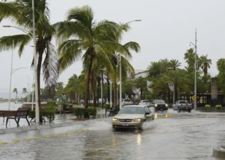 Agatha se degrada a tormenta tropical