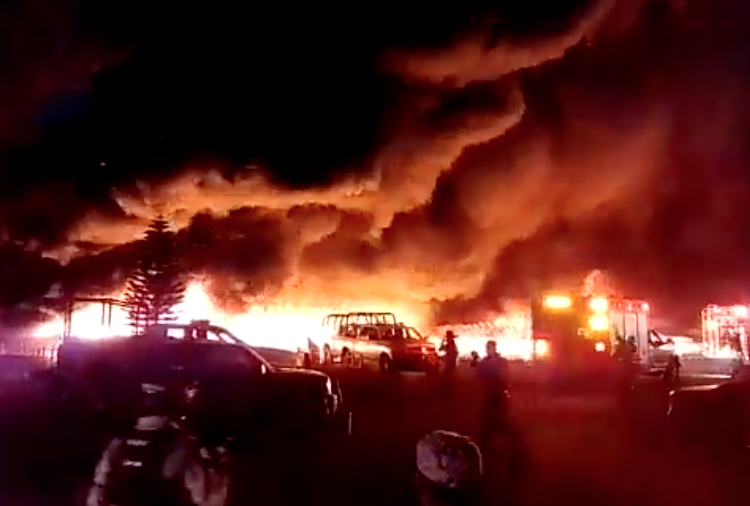 Se registra fuerte incendio en instalaciones de la Guardia Nacional en Iztapalapa