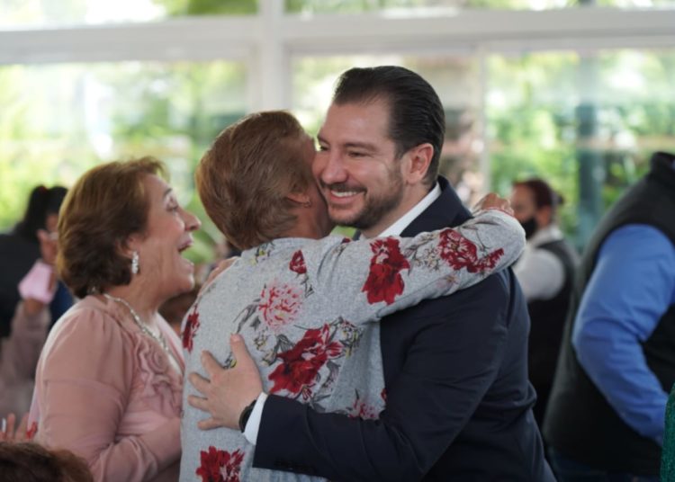 Mamás mexiquenses, pilares y generadoras de valores en la sociedad: Elías Rescala