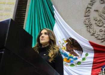 Entrega alcalde estímulos económicos a policías municipales