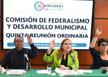 PRI presenta su contrarreforma electoral, reduce diputados de 500 a 300