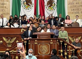 Chocan oposición y Morena por reforma de ley para adelgazar al IECM