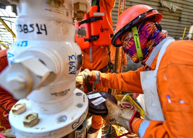 Trabajadores de PEMEX se niegan a recibir enseres de trabajo