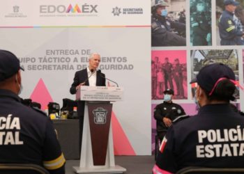 Entrega Alfredo Del Mazo equipamiento a la Policía Estatal para reforzar la seguridad en Edoméx