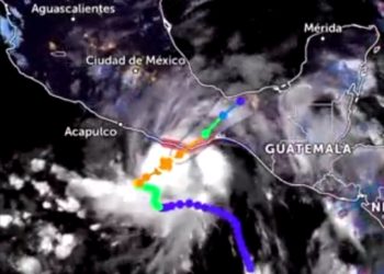 Toca tierra huracán Agatha a las 15:30 horas