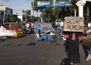 Bloquean calles de Xochimilco para protestar por desaparición de joven Aridai Pérez