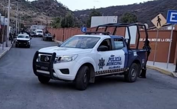 Asesinan a seis personas afuera de primaria en Salamanca