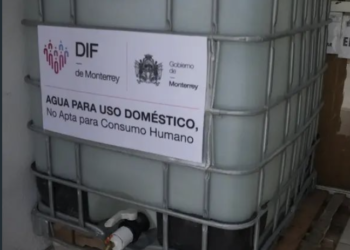 Instala Monterrey tambos con agua de uso doméstico en centros de bienestar
