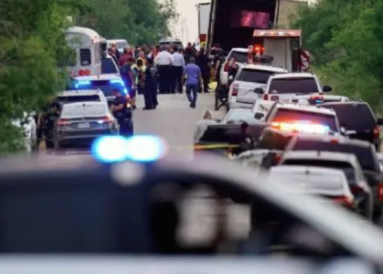 Confirma Ebrard muerte de 22 migrantes mexicanos en tráiler abandonado en Texas