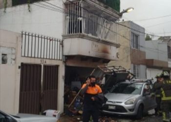 Acumulación de gas provoca explosión en Iztapalapa; desalojan a 50 personas