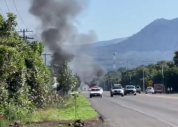 Crimen organizado y pobladores queman vehículos en Zamora y San Juan Nuevo