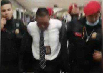 Supuesto militar dispara en Metro La Raza