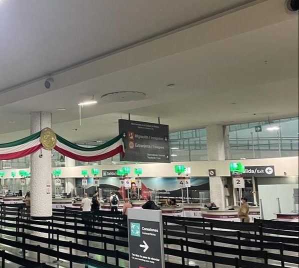 Denuncia Alito Moreno retención arbitraria en aeropuerto capitalino