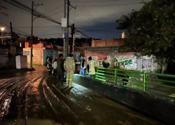 Atiende Alcaldía Tlalpan a afectados por desbordamiento de río