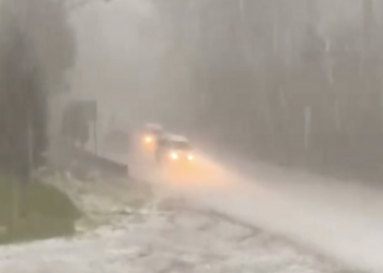 Granizada pinta de blanco la México-Toluca