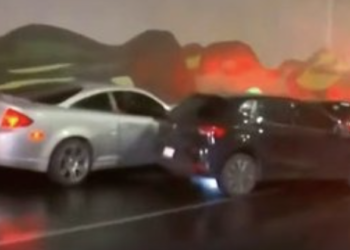 Carambola en Calzada de Tlalpan deja casi 20 vehículos dañados