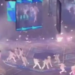 Pantalla gigante cae en pleno concierto de la ‘boy band’ Mirror