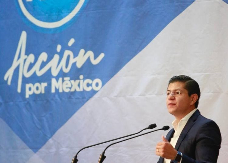 Morena quiere extinguir a los municipios de México: PAN
