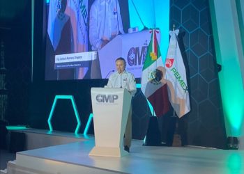 Acusa personal del AICM amenazas del director de Administración para beneficiar a empresas de limpieza