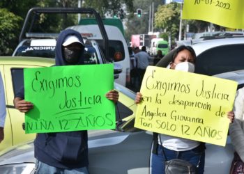 Bloquean Avenida Central por desaparición de joven, presuntamente raptada
