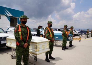 Repatrian a México primeros cuerpos de migrantes fallecidos en Texas