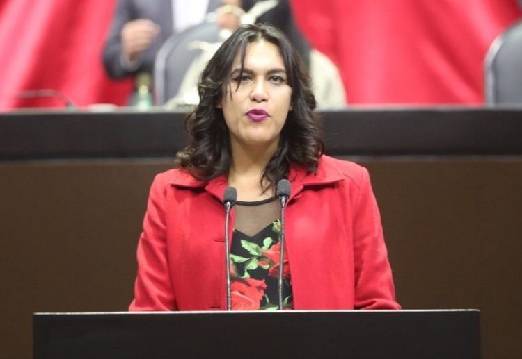 Llama diputada trans a congresos estatales faltantes a legislar a favor del matrimonio igualitario