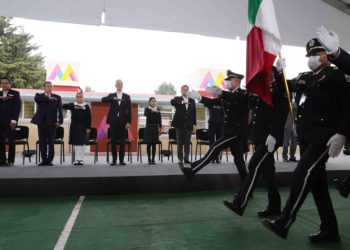 Regresan a clases 3.2 millones de alumnos en el Estado de México