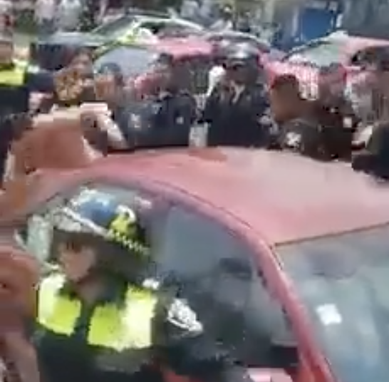 Investigan actuación de policías durante la batalla campal registrada en la GAM