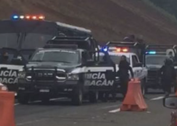 Guardia Civil despliega personal ante bloqueos en Uruapan y Salvador Escalante