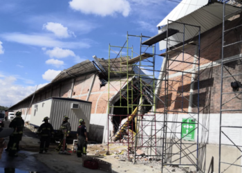 Colapso de techo y muro en bodega de Pantaco provoca una persona muerta