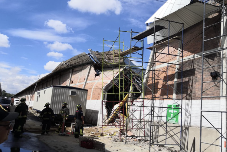 Colapso de techo y muro en bodega de Pantaco provoca una persona muerta