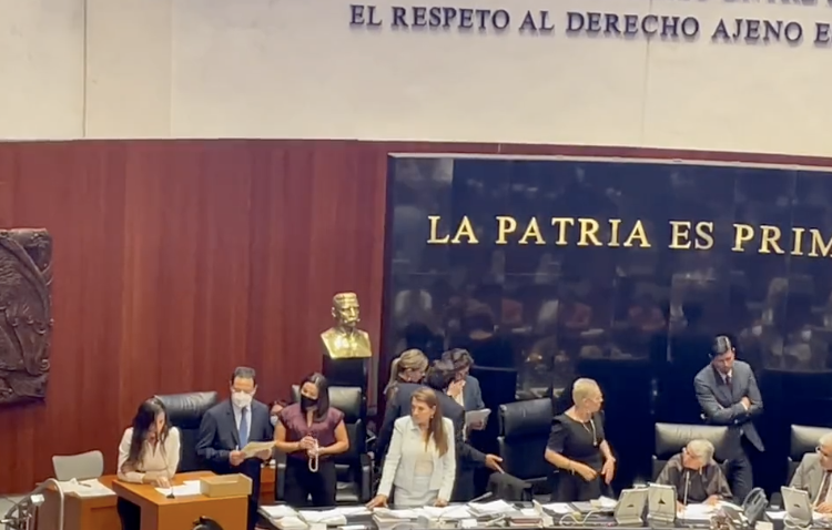 Tras tres rondas de votación, Armenta rinde protesta como presidente del Senado
