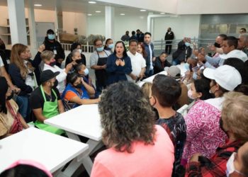 Sandra Cuevas y locatarios crean comisión supervisora del Mercado San Cosme