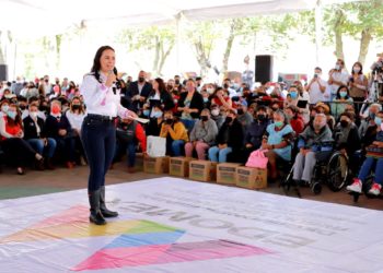 Entrega de programas sociales para mujeres permite construir un Edoméx más fuerte y sólido