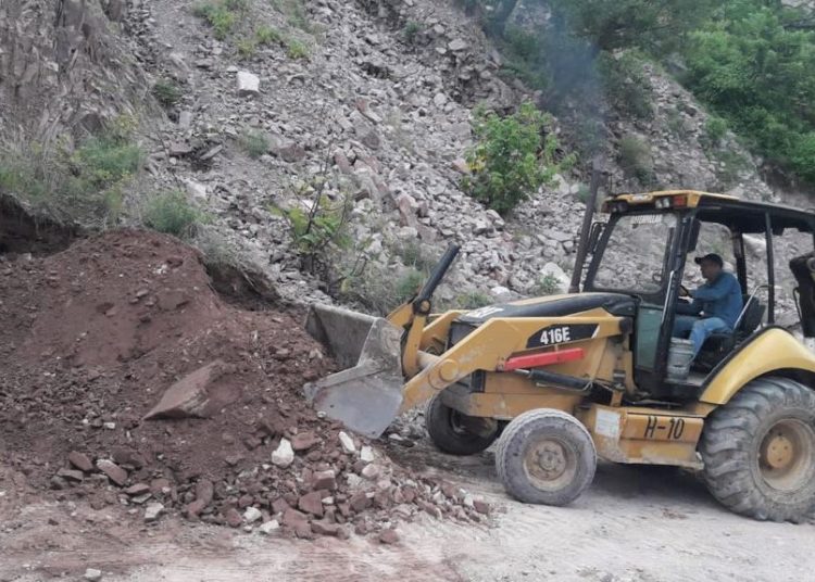 Remueve SCOP más de 7 mil 600 toneladas de rocas y tierra por deslaves en Guachochi