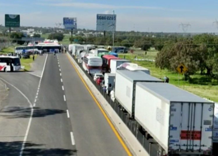 Cumple 8 Horas Bloqueo En La México Pachuca Central Municipal