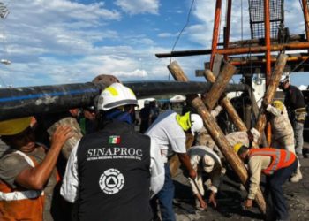 “Familiares de mineros aceptan que rescate de cuerpos sea a cielo abierto”: AMLO