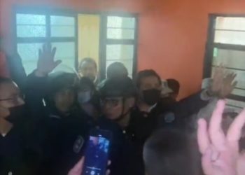 Intentan linchar a cura en Xochimilco por mal manejo de recursos