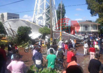Se desploma tanque de agua recién inaugurado en Puebla, hay dos personas muertas