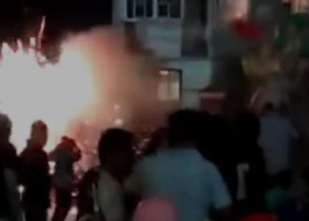 Explosión de pirotecnia en fiesta patronal de Tianguistenco deja al menos 16 heridos